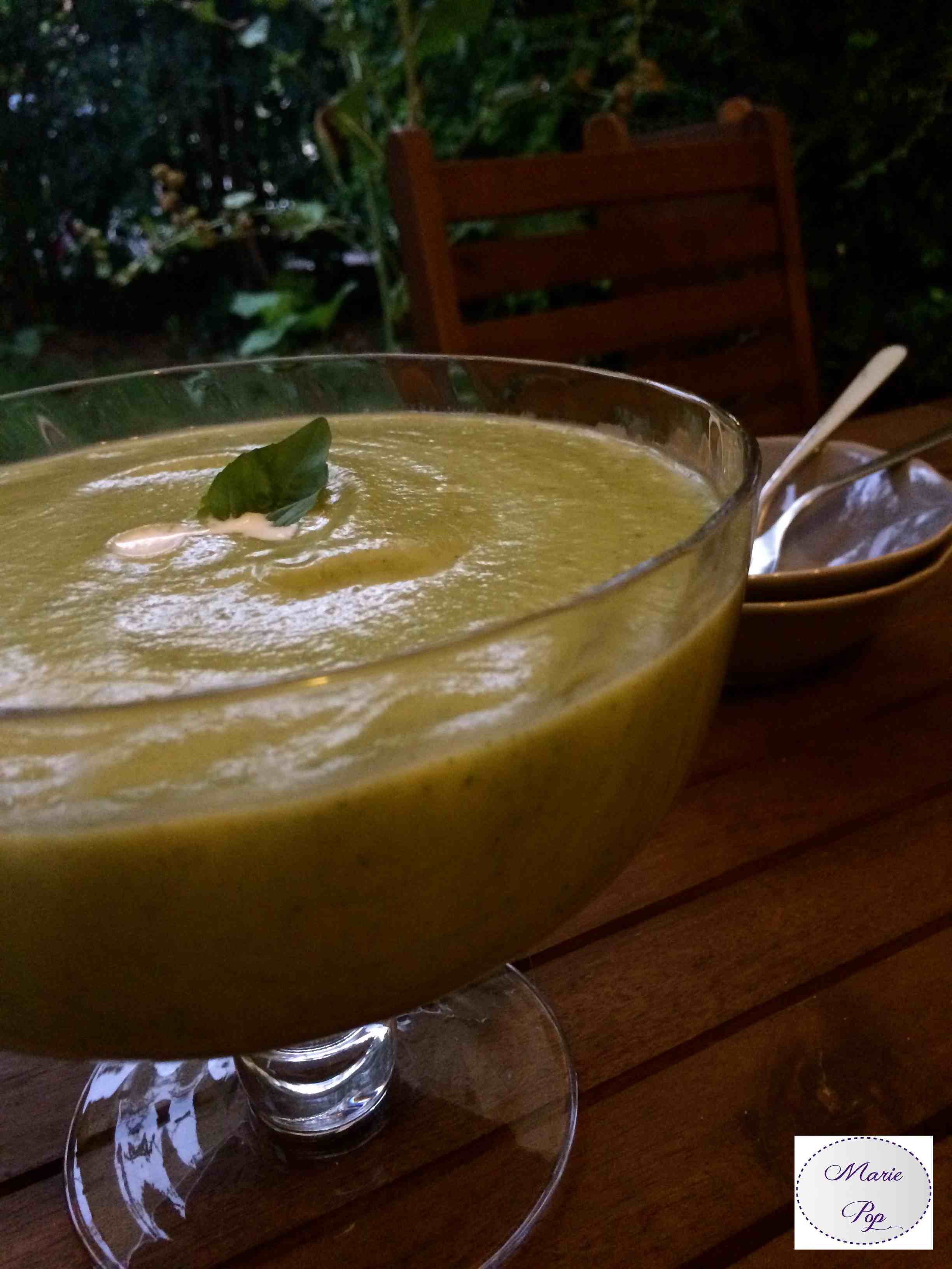 Soupe froide de courgettes au basilic - la recette