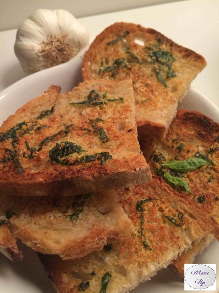 Pain à l'ail et au basilic : une recette top !