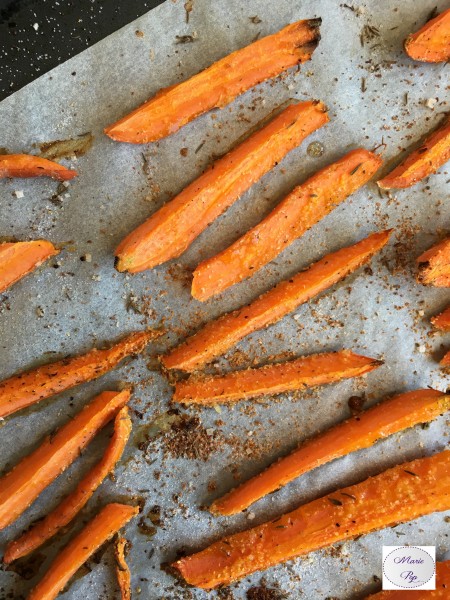 Carottes rôties à l'ail et au thym - la recette aussi rapide que savoureuse
